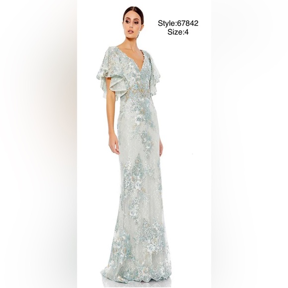 Mac Duggal Dresses & Skirts - Neck neck lace column gown